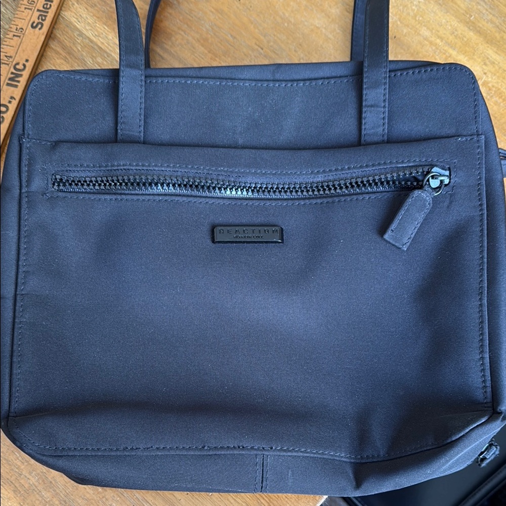 Kenneth Cole Reaction Black Travel/Briefcase Professional Design.